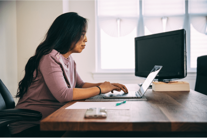 Woman on laptop. 
